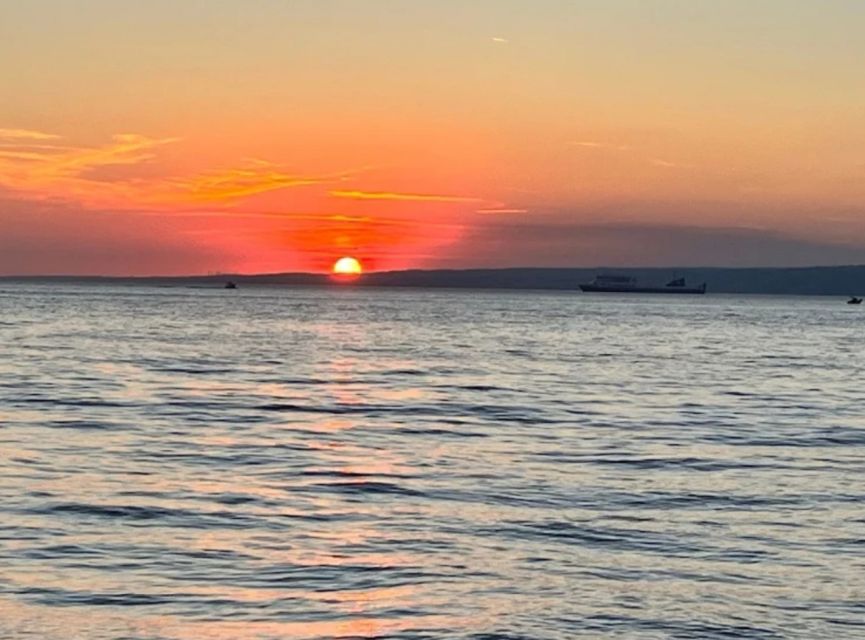 Marseille: Sunset Boat Cruise with Rosé Wine & Snacks - How much guiding should you expect?