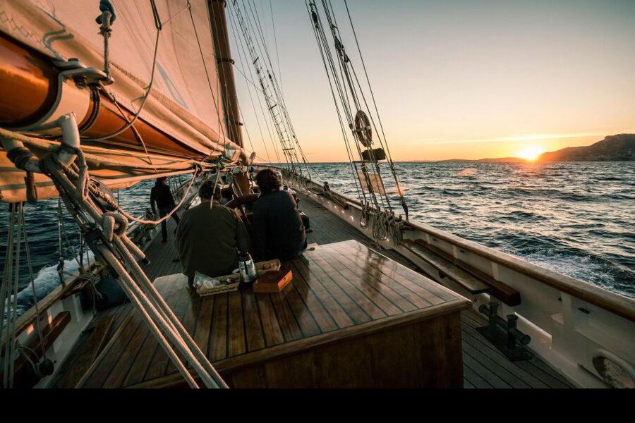 Marseille: Sunset Sailing Cruise with Dinner and Wine - Why this sailing evening works so well