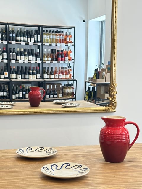 Marseille: Tailored Wine Tasting Experience in Top Wine Shop - What happens during the one-hour session