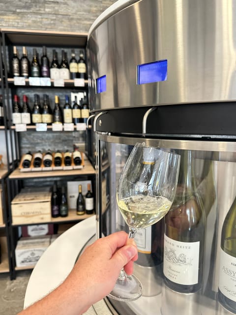 Marseille: Tailored Wine Tasting Experience in Top Wine Shop - Cheese, bread, and the shape of the experience