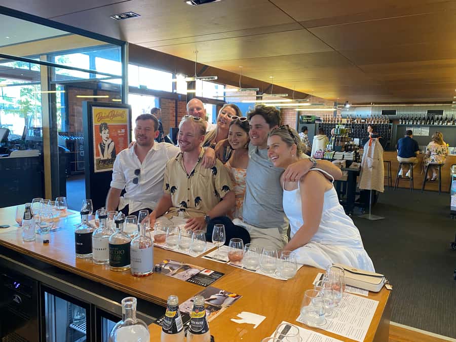 Melbourne: Yarra Valley Food, Wine, Chocolate & Gin Tour - Meeting in central Melbourne at 8:15 AM