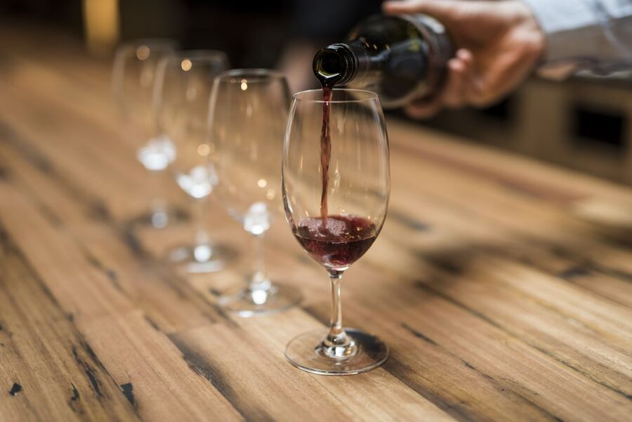 Melbourne: Yarra Valley Wine Bubbles & Kangaroos Tour - Yering Station and cool-climate reds