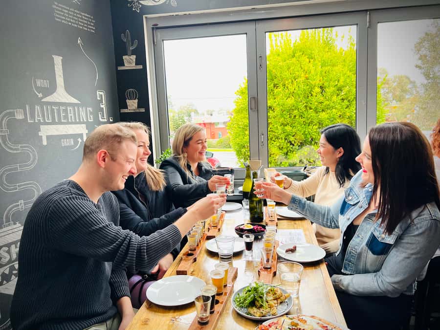 Melbourne: Yarra Valley Wine Tour + Lunch & Gin/Beer Option - A full day from Melbourne to the Yarra Valley