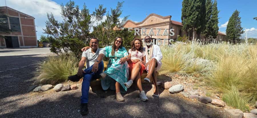 Mendoza: Top Wineries Guided Tour with Transportation - Practical tips for a smoother day