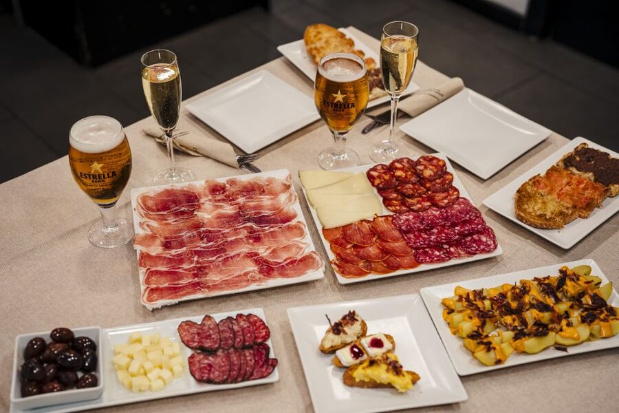 Menu Ibérico - Jamón & Cava near Sagrada Familia - A Spanish tasting stop beside the basilica