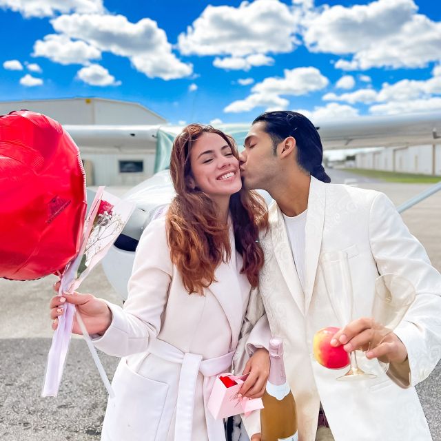Miami Beach: Private Luxury Airplane Tour with Champagne - What the $118 price really includes