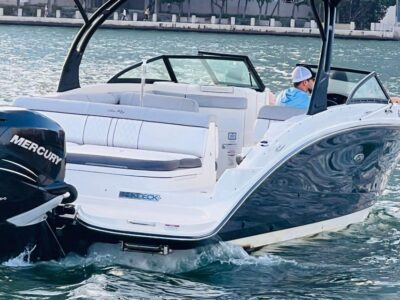 Miami: Guided Boat Tour with Champagne
