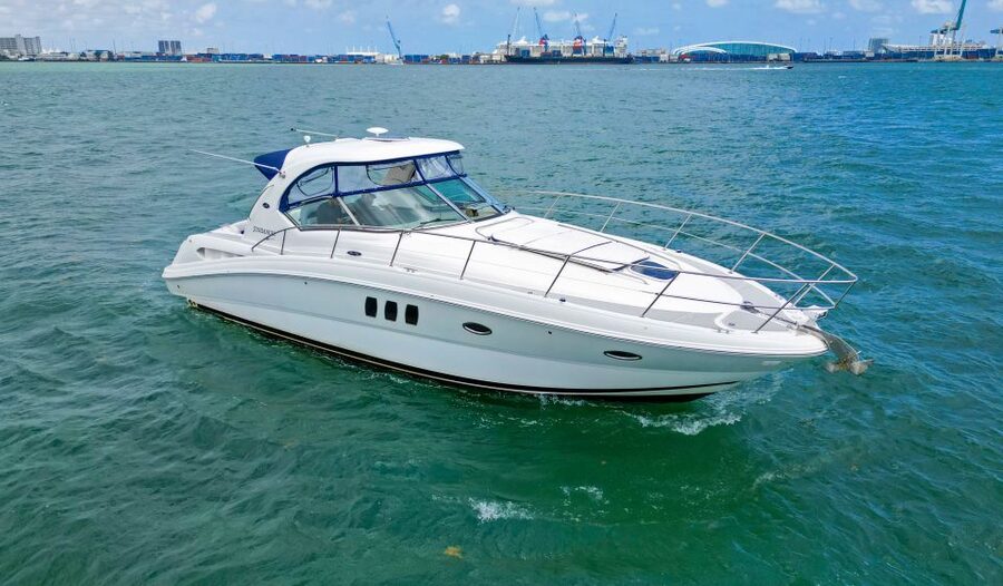 Miami: Private Yacht Cruise with Champagne - FAQ