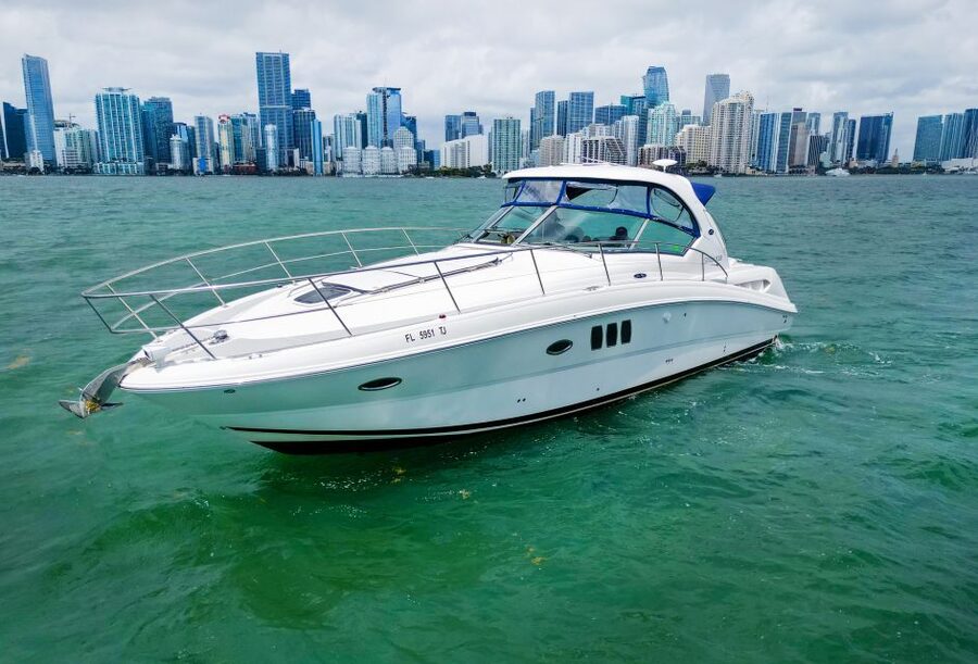 Miami: Private Yacht Cruise with Champagne - What the two-hour route actually shows you