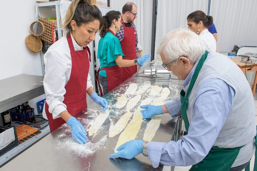 Milan: Italian Cooking Class with Food and Wine - Making Pasta the Milanese Way
