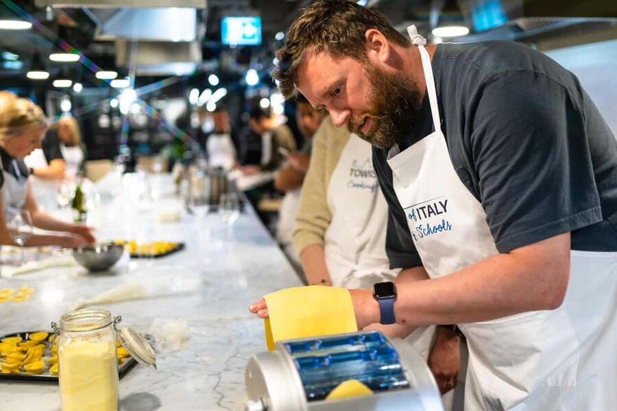 Milan: Pasta Class with Gelato or Tiramisù & Unlimited Wine - Key points to know before booking