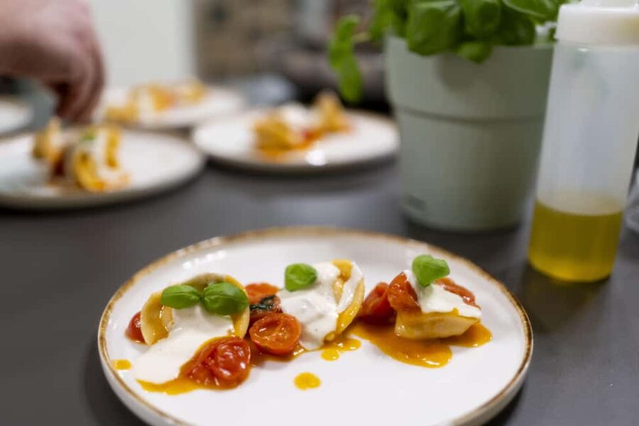 Milan: Pasta, Gnocchi and Tiramisù Cooking Class with Wine - Location, timing, and practical planning