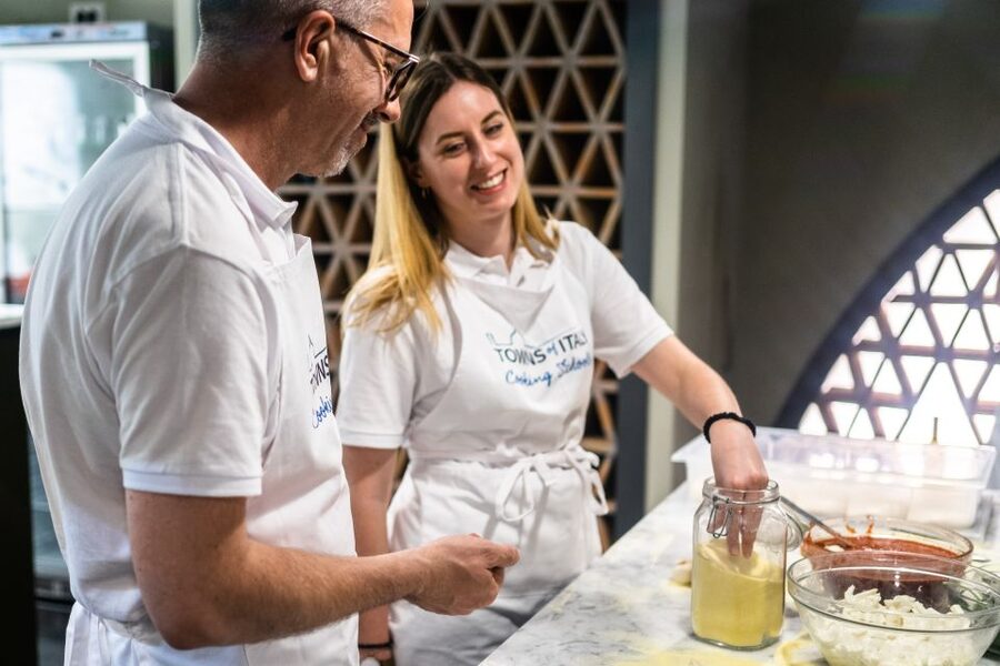 Milan: Pizza or Pasta and Gelato-Making Class with Wine - Key points to know before booking