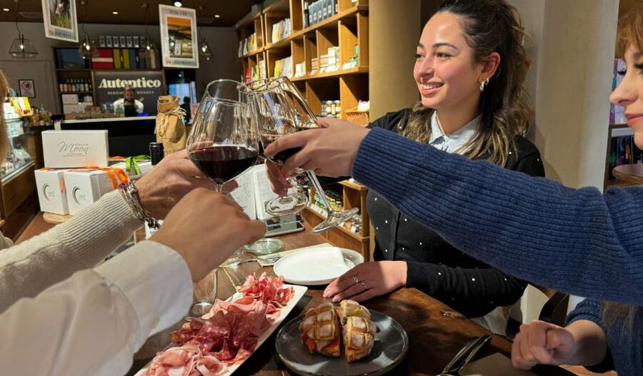 Milan Wine Tasting Aperitivo - Four glasses, four small bites