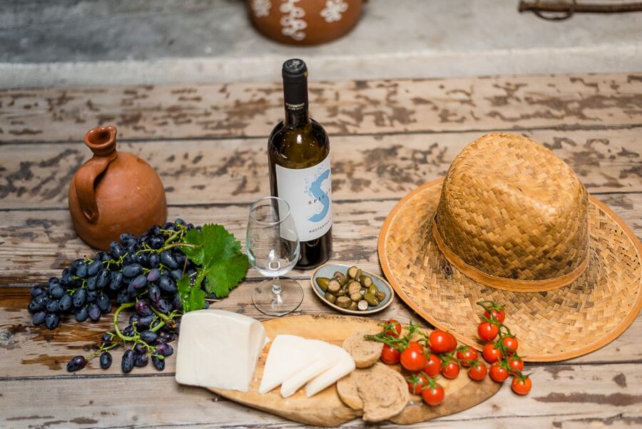 Milos Island: Kostantakis Winery Wine Tasting Experience - Why the cave makes this Milos tasting different
