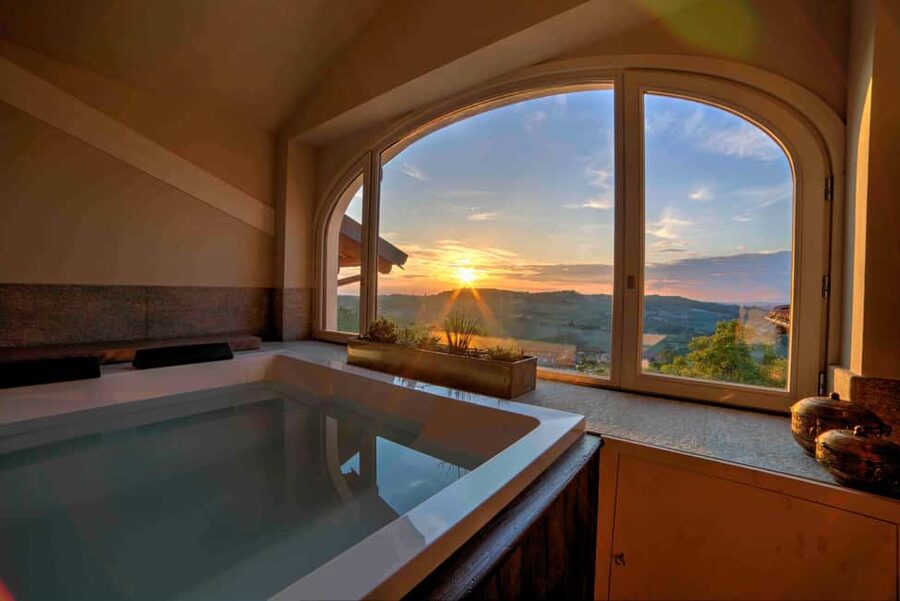 Monforte d'Alba: Jacuzzi Ritual with Wine Tasting - Inside the Diego Pressenda cellar