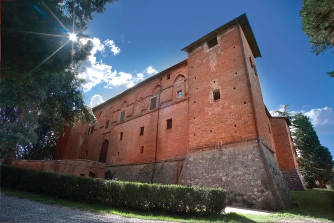 Montalcino: Brunello Wine Tasting & Lunch in a Tuscan Castle - Tasting three wines from the estate