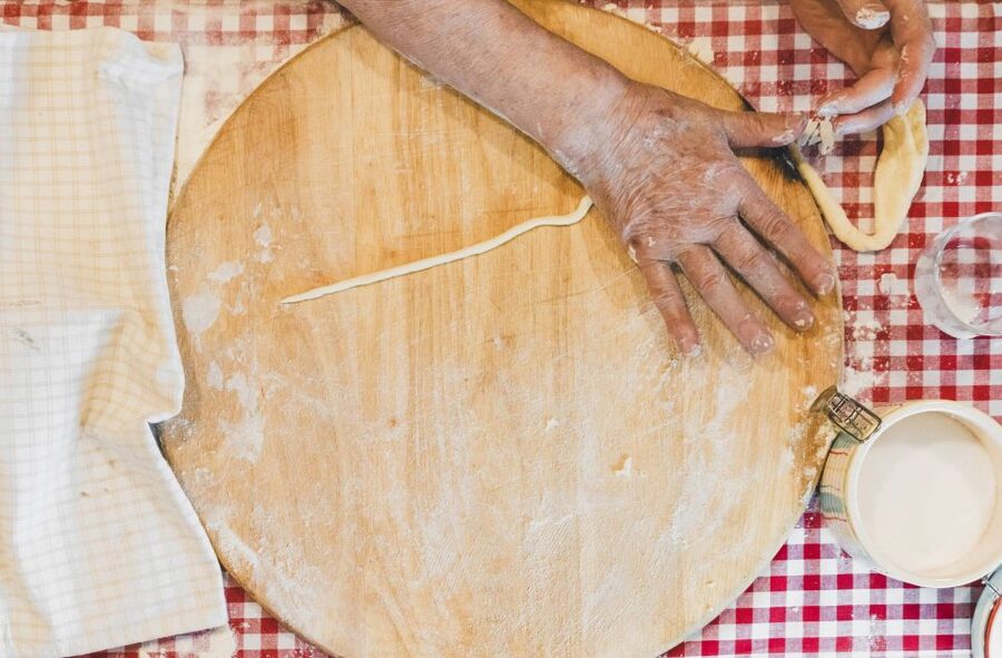 Montepulciano: Pasta-Making Class with Tasting and Wine - Hosts who make the meal personal
