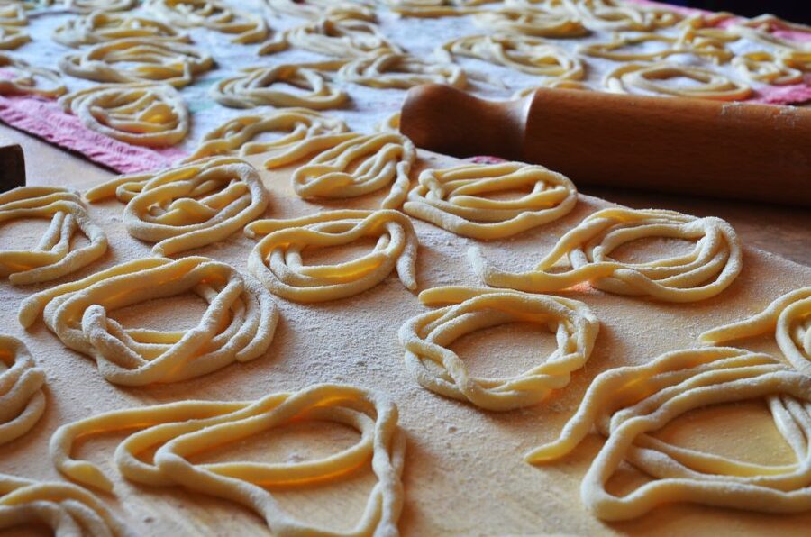 Montepulciano: Pasta-Making Class with Tasting and Wine - The three-hour rhythm at the farmhouse