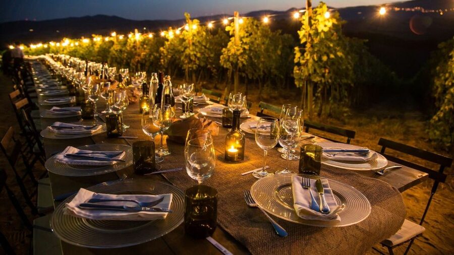 Montepulciano: Tuscan Winery Tour with Wine Tasting & Meal - Arriving at Podere Casanova Montepulciano