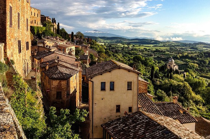 Montepulciano: Wine Tasting & Lunch in a Typical Winery - The guides make a difference