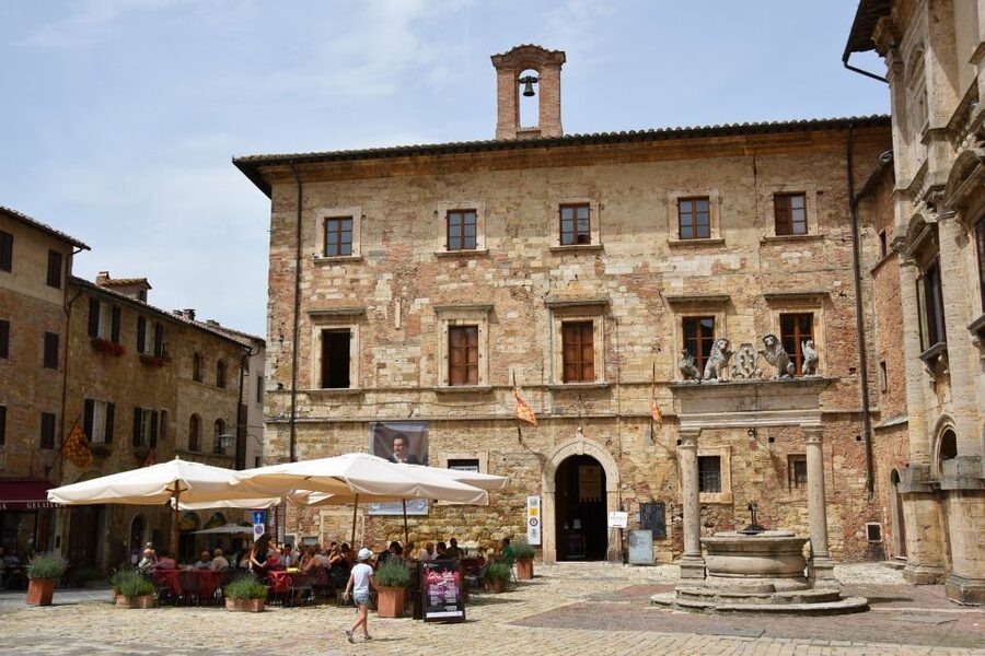 Montepulciano: Winery Tour and Tasting - Entering Montepulciano’s old underground cellar