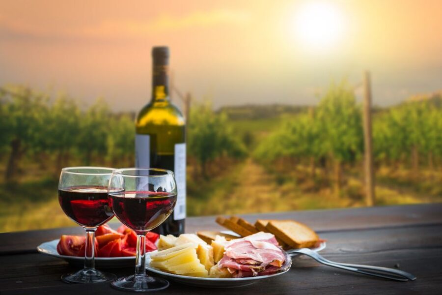 Montepulciano: Winery Tour, Tasting, and Vineyard Picnic - A vineyard picnic with more than snacks