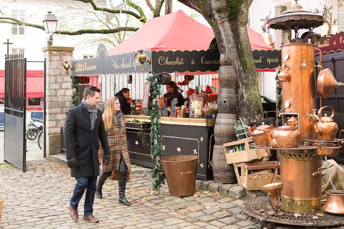 Montmartre Hill French Gourmet Food and Wine Tasting Walking Tour - Place du Tertre and the artists’ corner