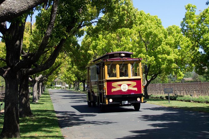 Napa Valley Wine Trolley Classic Tour - Lunch is more than a simple stop