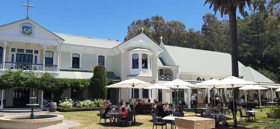 Napier: Afternoon Winery Tour Tasting at 3 Great Wineries - Starting in Napier with Ross