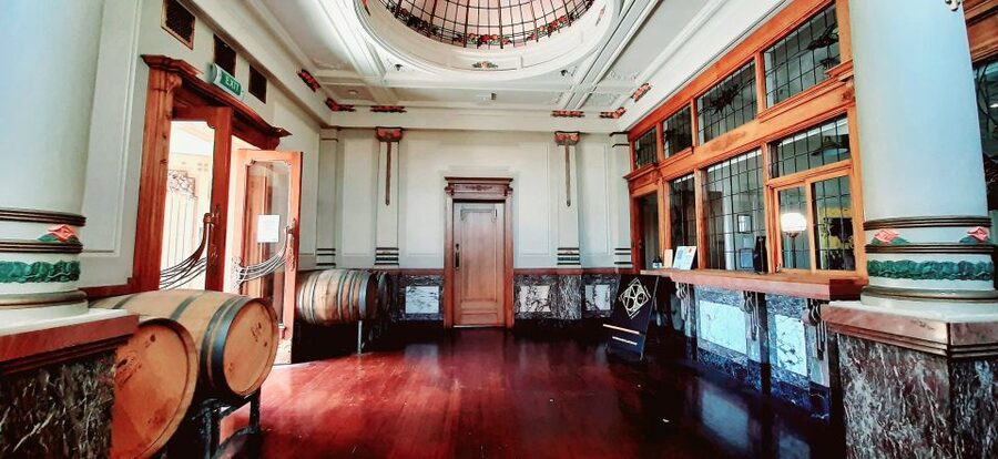 Napier: Winery + Gin Tasting Tour with Lunch Thu Fri Sat - National Gin Distillery in Napier’s old port