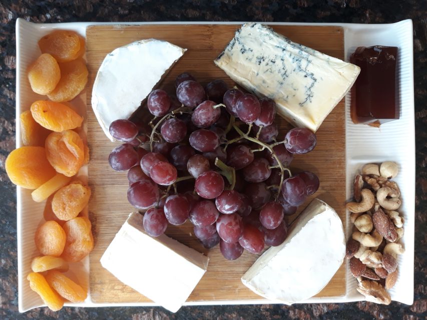 Napier: Winery + Gin Tasting Tour with Lunch Thu Fri Sat - Timing, group size, and seasonal changes