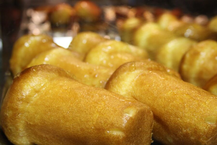 Naples by Night: Food and Wine Walking Tour with Local Guide - The first tastings: mozzarella, cheeses, and local character