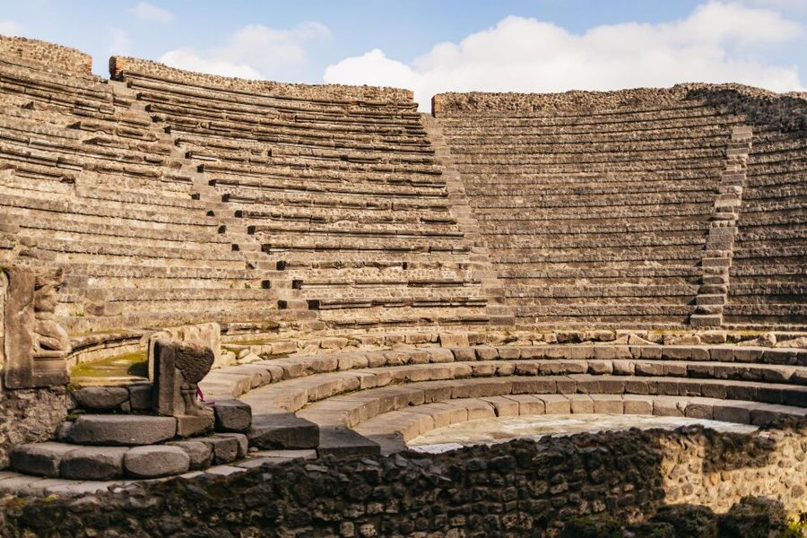 Naples: Pompeii and Mt. Vesuvius with Lunch and Wine Tasting - Who should book this experience?