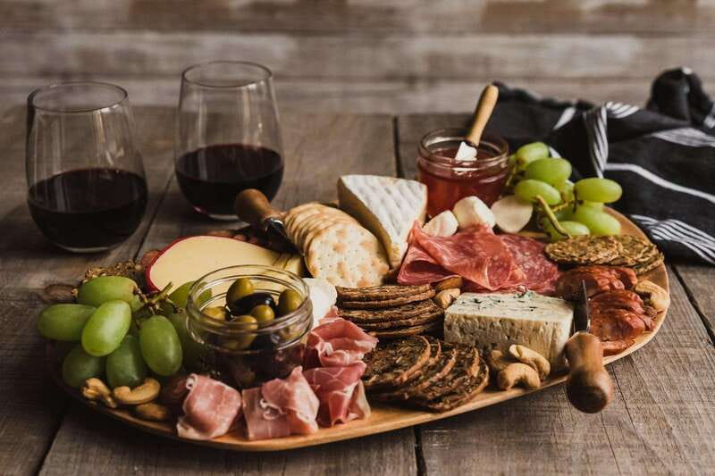 Niagara Falls: Winter Niagara Wine Tour with Transportation - The guide can make or break the day