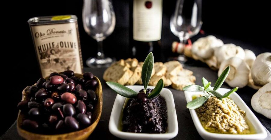 Nice: Guided Food & Wine Walking Tour with Full Meal - Socca and pissaladière in the old streets