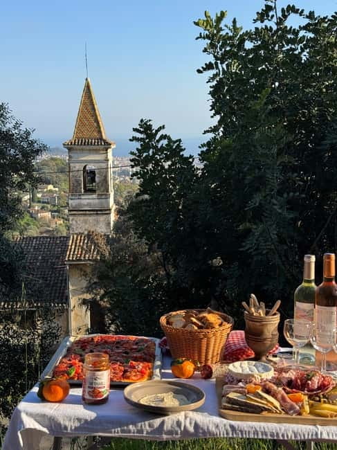 Nice: Sunset & Wine Tasting in a historic Land Rover - A niçoise apéritif with homemade food