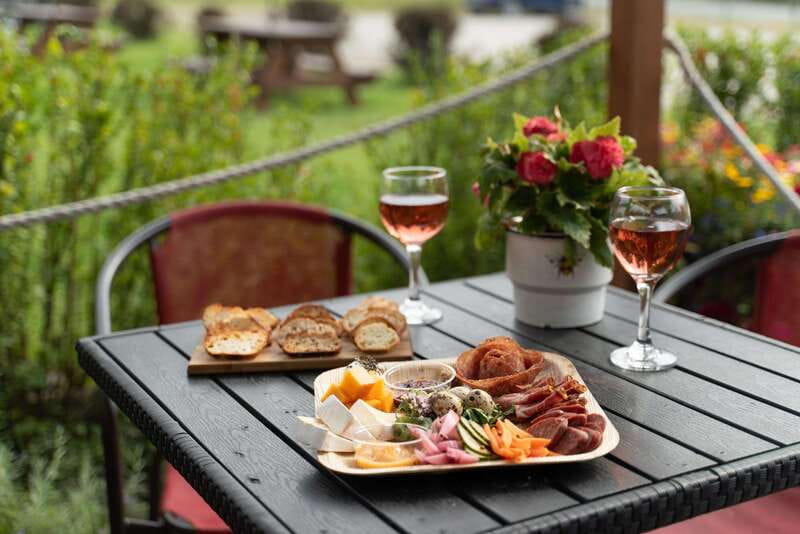 Okanagan Bee Tour, Wine Tasting and Lunch at Kelowna Winery - What the $50 price includes