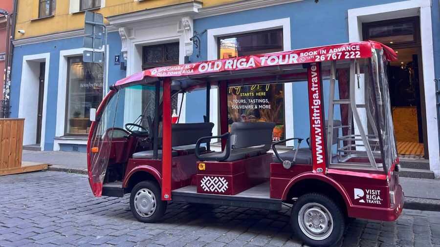 Old Riga Heated E-Bus Tour with Audio Guide & Mulled Wine - The audio guide: useful orientation, limited depth