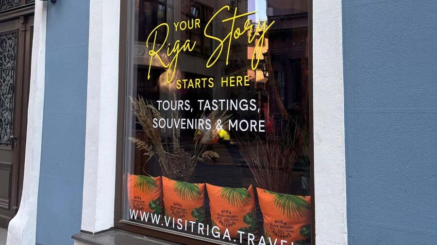 Old Riga Heated E-Bus Tour with Audio Guide & Mulled Wine - Who will enjoy this ride most
