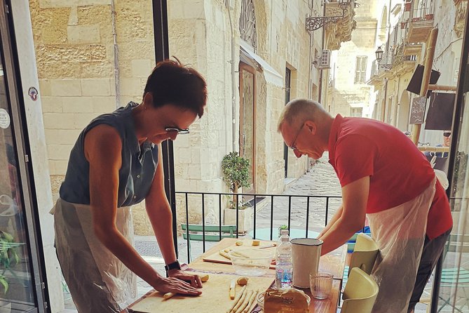 Orecchiette Cooking Class and Wine Pairing in Lecce - The wine pairing and Puglian table