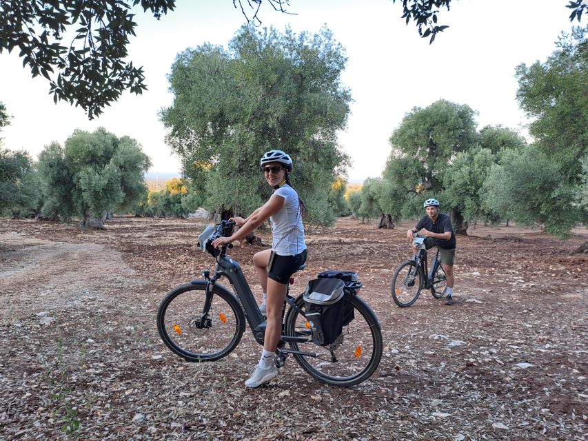Ostuni: Guided e-bike tour + countryside tasting stop - The 2 km hill walk and the views