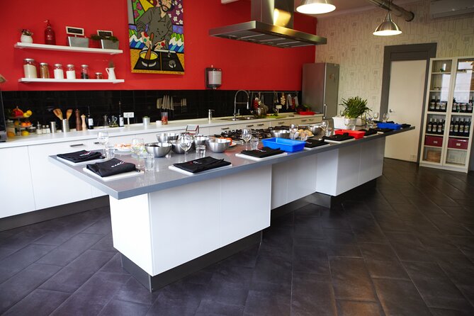 Paella Class & Bottomless Wine: Las Ramblas Views - Who will enjoy this class most