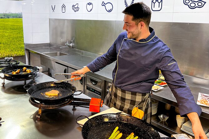 Paella Cooking Class, Wine Tasting & Central Market in Valencia - Cooking authentic Valencian paella