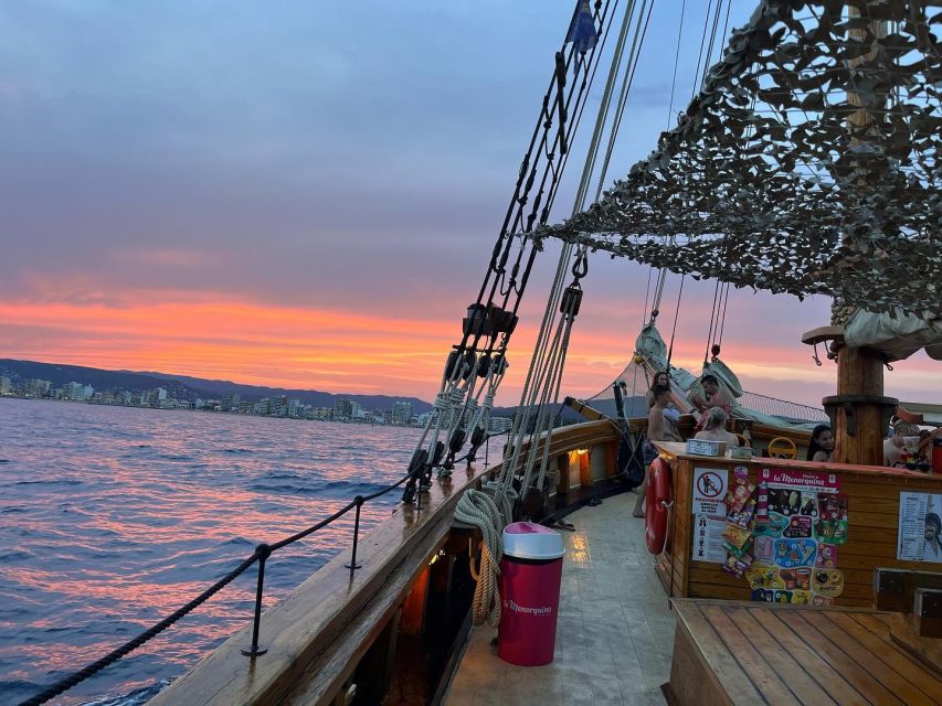 Palamós: Sunset Boat Tour with Glass of Cava - The cove stop and the bathing question