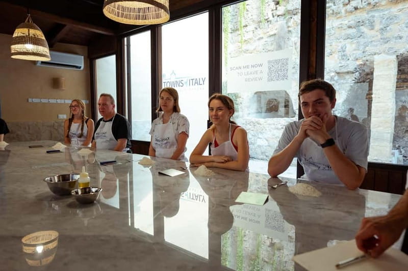 Palermo: Pasta and Gelato Making Class with Dinner and Wine - The five-hour Capo market version