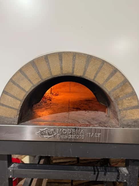 Palermo: Pizza & Tiramisu Class with Free Flowing Fine Wine - Key points at a glance