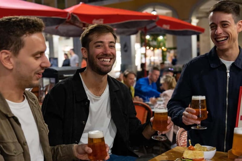Palma de Mallorca: Gourmet Tapas and Wine Tour - The walk through Palma’s Old Town