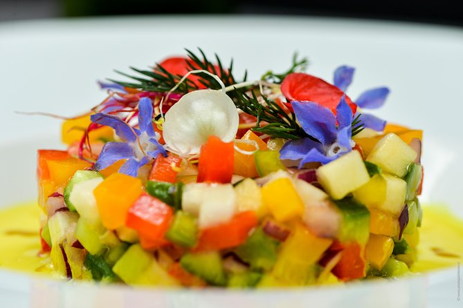 Paris 3-Courses Gourmet Dinner Seine River Cruise with Champagne - Champagne, music, and the mood onboard