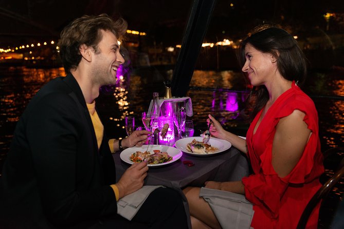 Paris 3-Courses Gourmet Dinner Seine River Cruise with Champagne - Is the window seat worth paying for?